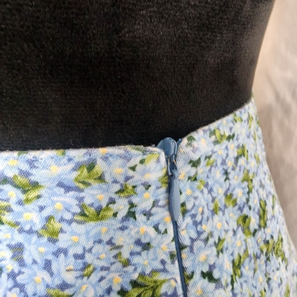 CHAUS Size 6 Pool Blue Ditsy Floral A-line Cotton Stretch Casual Skirt - Picture 5 of 10
